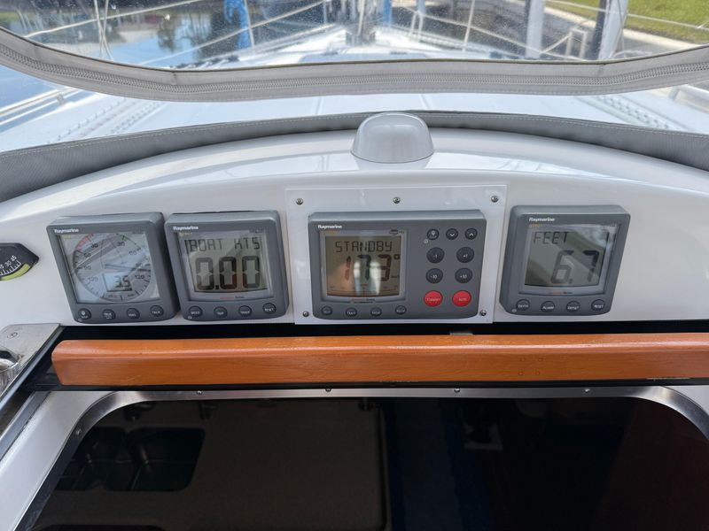 2011 Hunter 45 Deck Salon