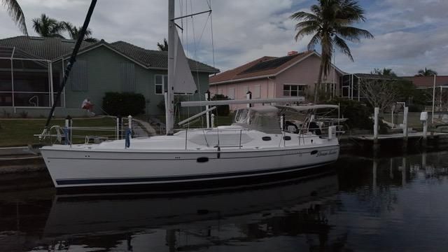2011 Hunter 45 Deck Salon