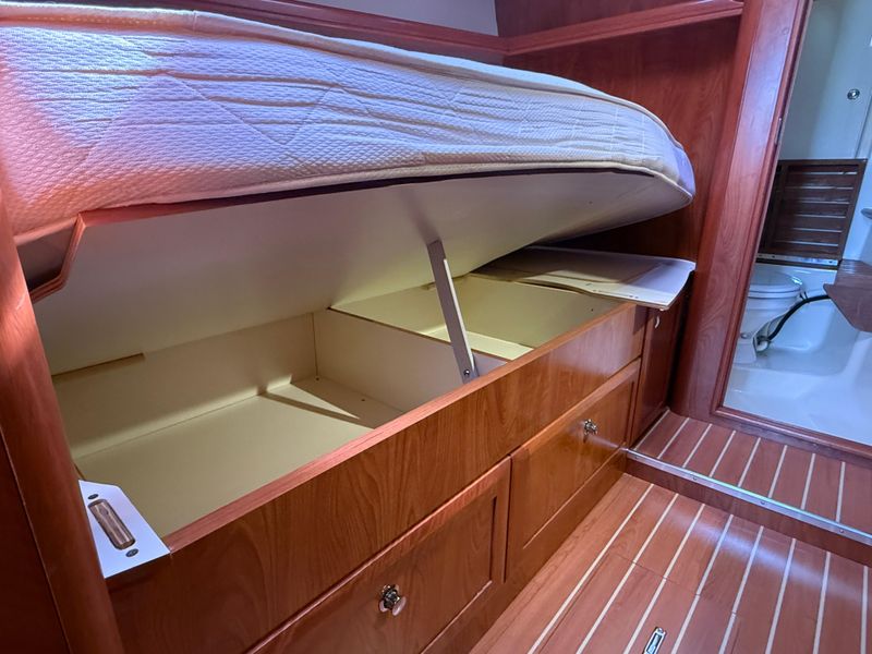 2011 Hunter 45 Deck Salon