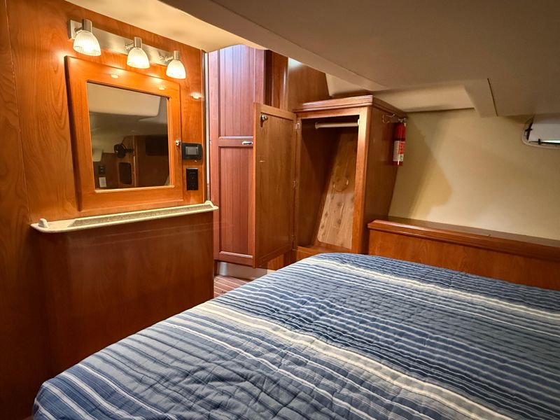 2011 Hunter 45 Deck Salon