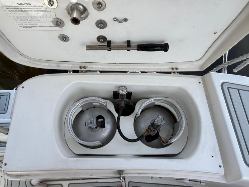 2011 Hunter 45 Deck Salon