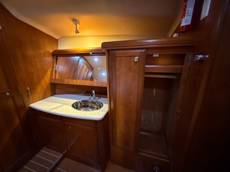 2011 Hunter 45 Deck Salon