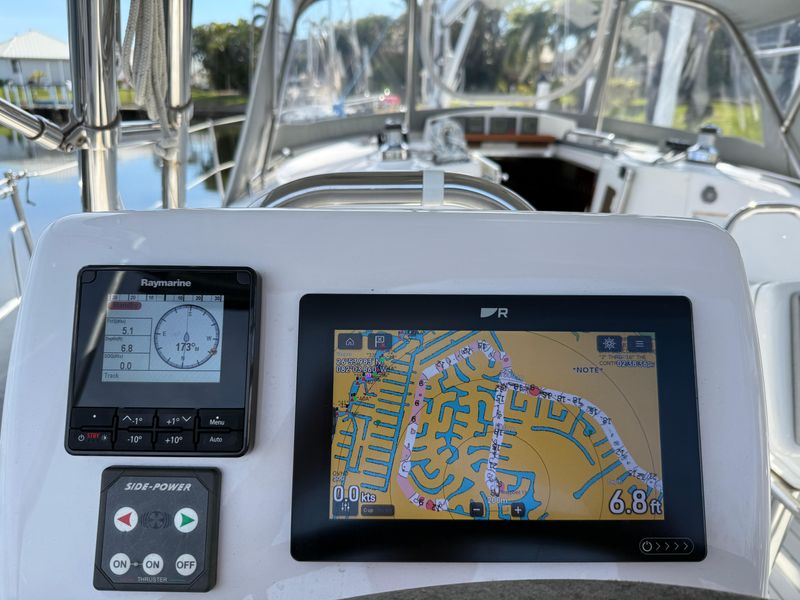 2011 Hunter 45 Deck Salon