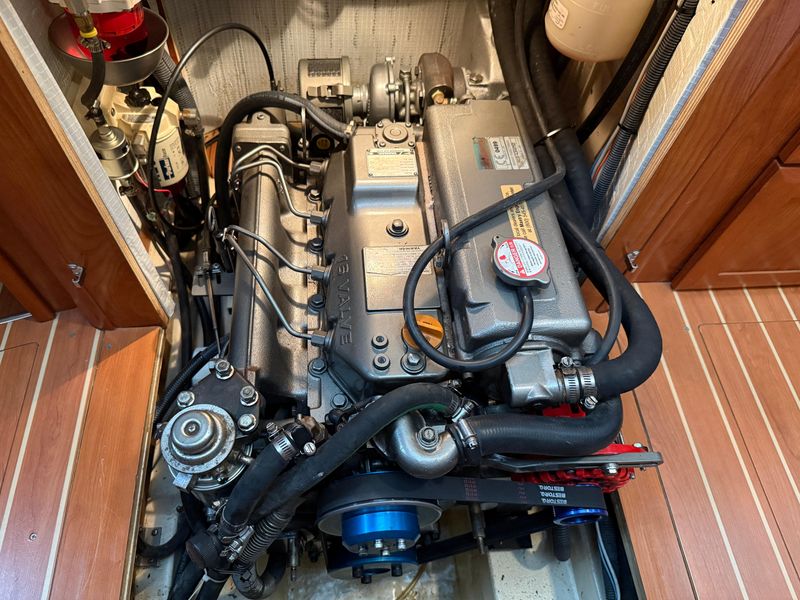 2011 Hunter 45 Deck Salon
