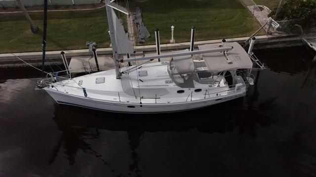 2011 Hunter 45 Deck Salon