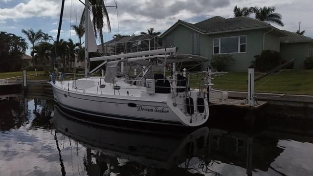 2011 Hunter 45 Deck Salon