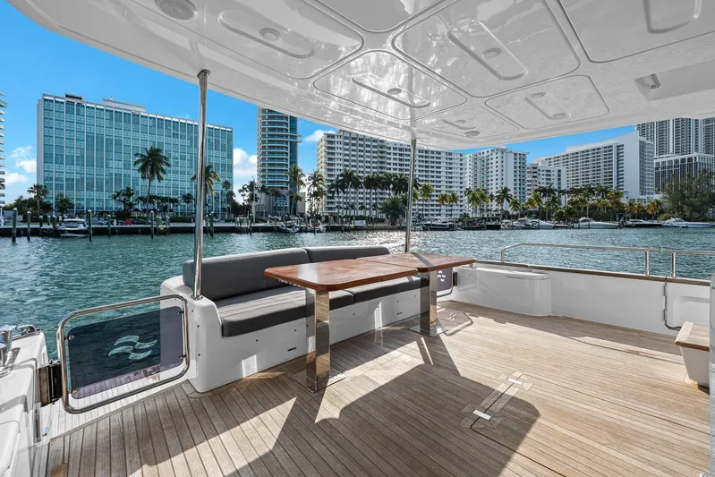 Baze Yacht Photos Pics 