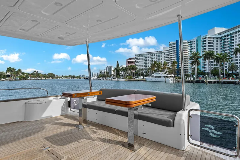 Baze Yacht Photos Pics 