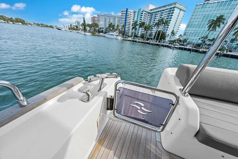 Baze Yacht Photos Pics 