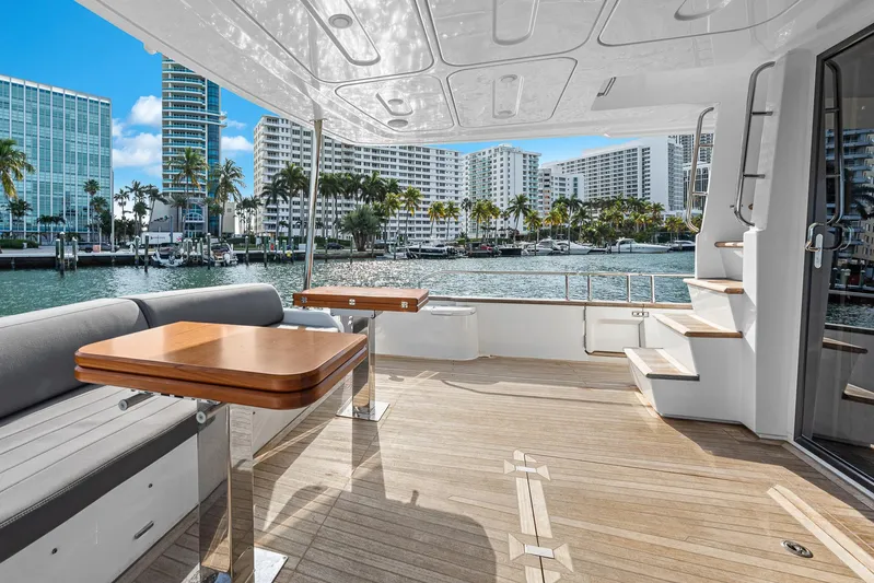 Baze Yacht Photos Pics 