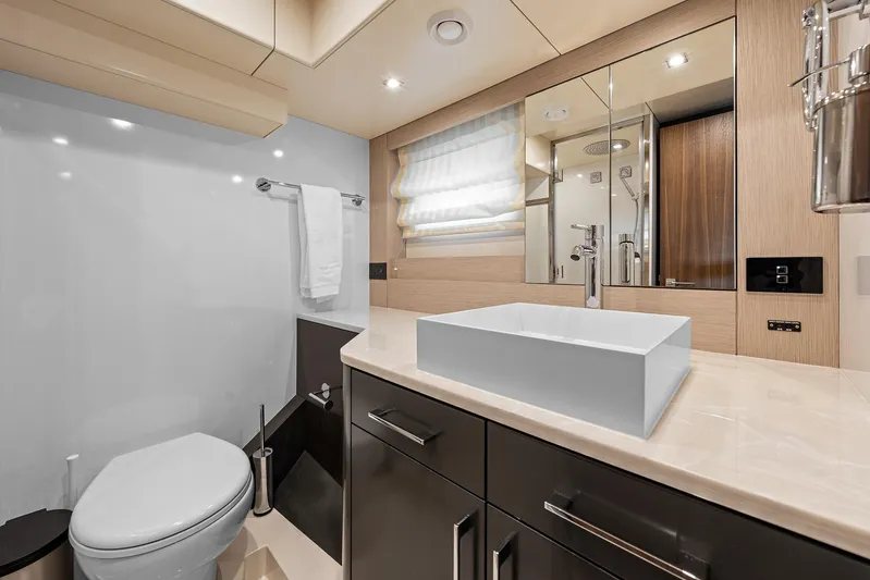 Baze Yacht Photos Pics 