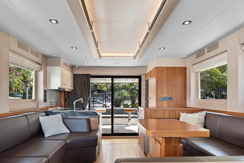 Baze Yacht Photos Pics 