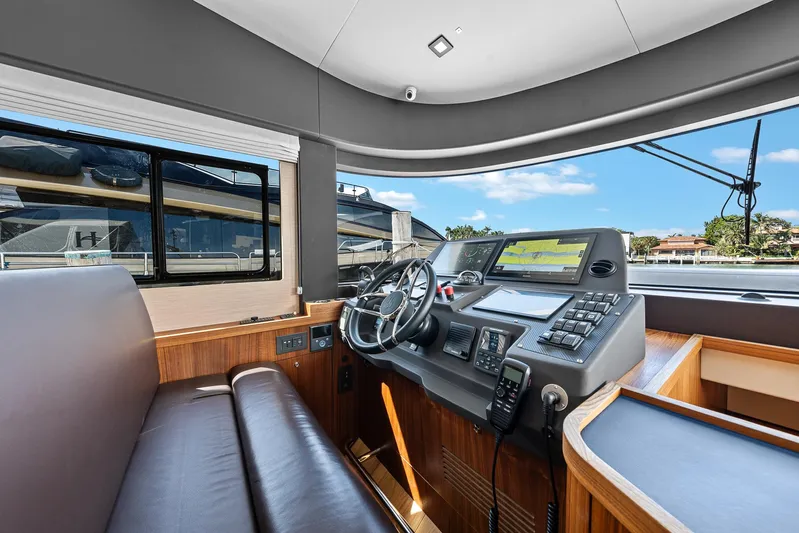 Baze Yacht Photos Pics 