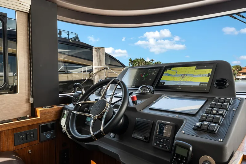 Baze Yacht Photos Pics 