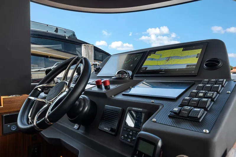 Baze Yacht Photos Pics 