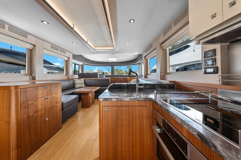 Baze Yacht Photos Pics 