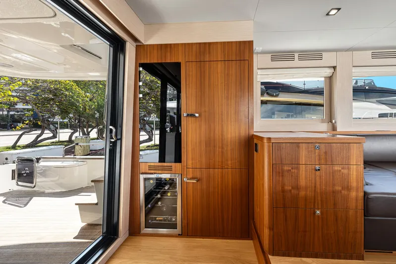 Baze Yacht Photos Pics 