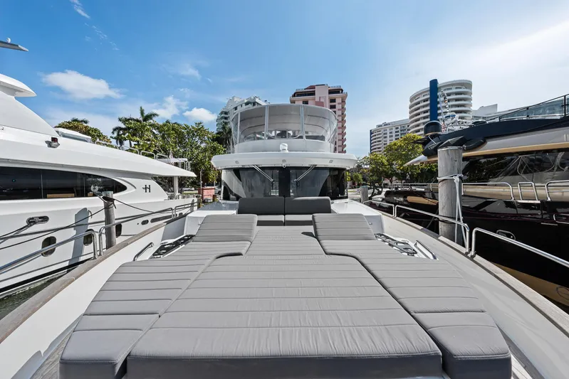 Baze Yacht Photos Pics 