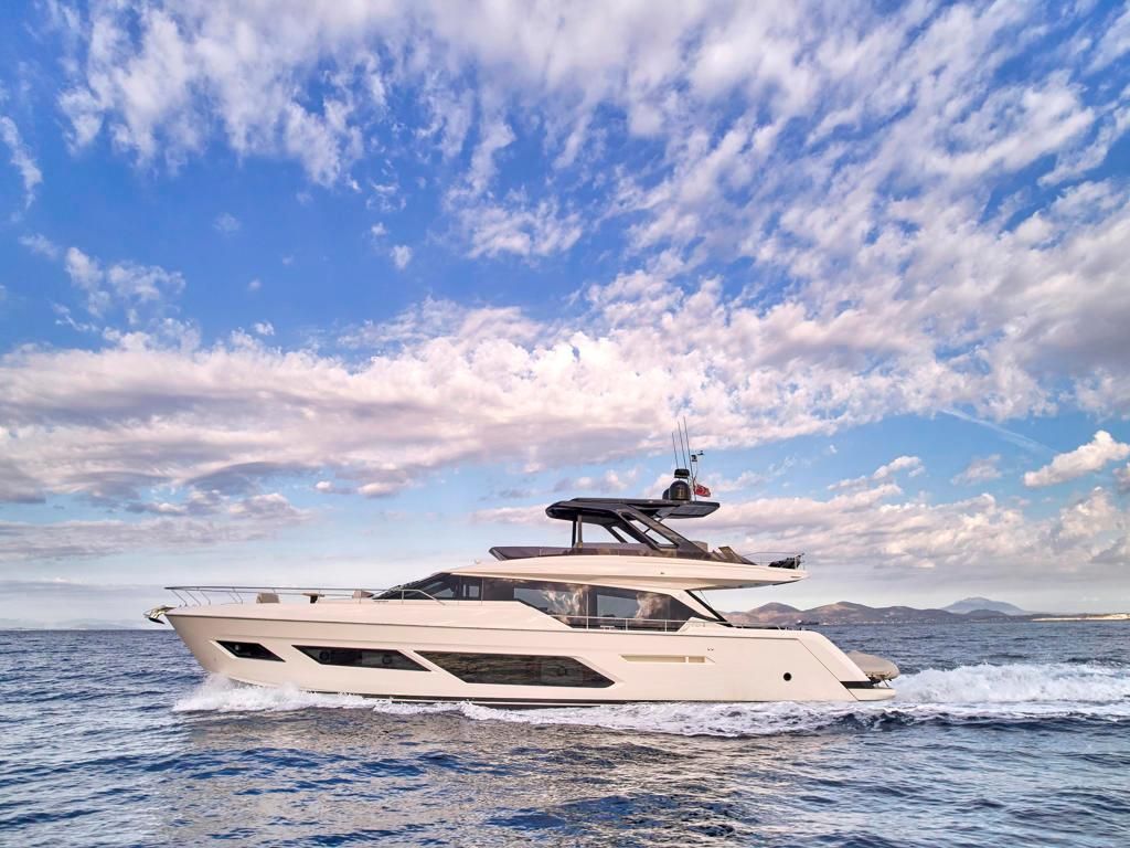 2022 Ferretti Yachts 72 