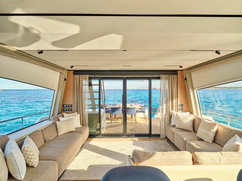 2022 Ferretti Yachts 72 