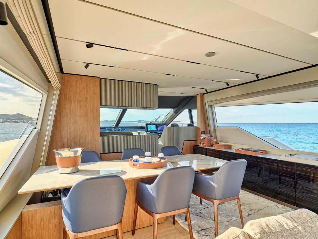 2022 Ferretti Yachts 72 