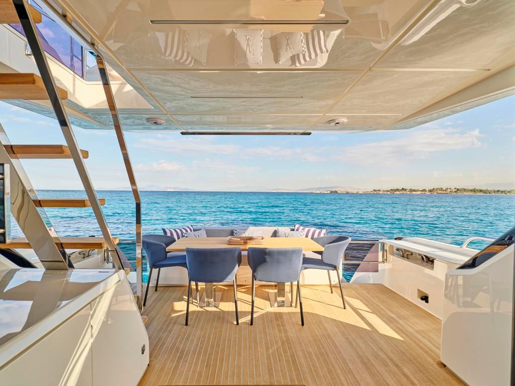2022 Ferretti Yachts 72 