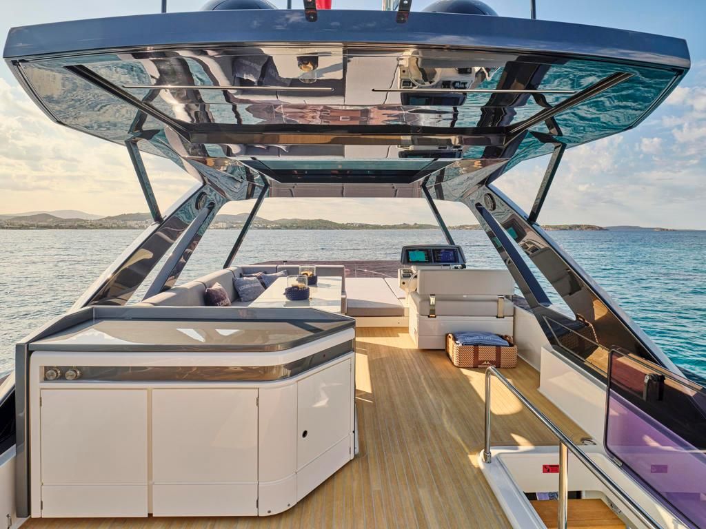 2022 Ferretti Yachts 72 