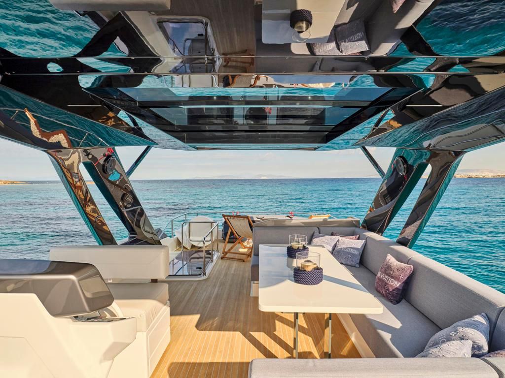 2022 Ferretti Yachts 72 