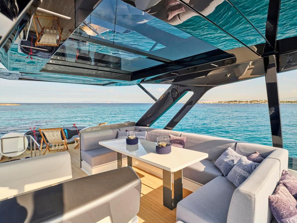 2022 Ferretti Yachts 72 