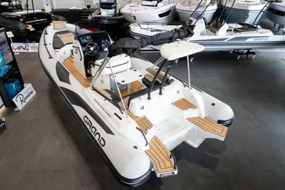 2025 Grand G750HGLF Decor White
