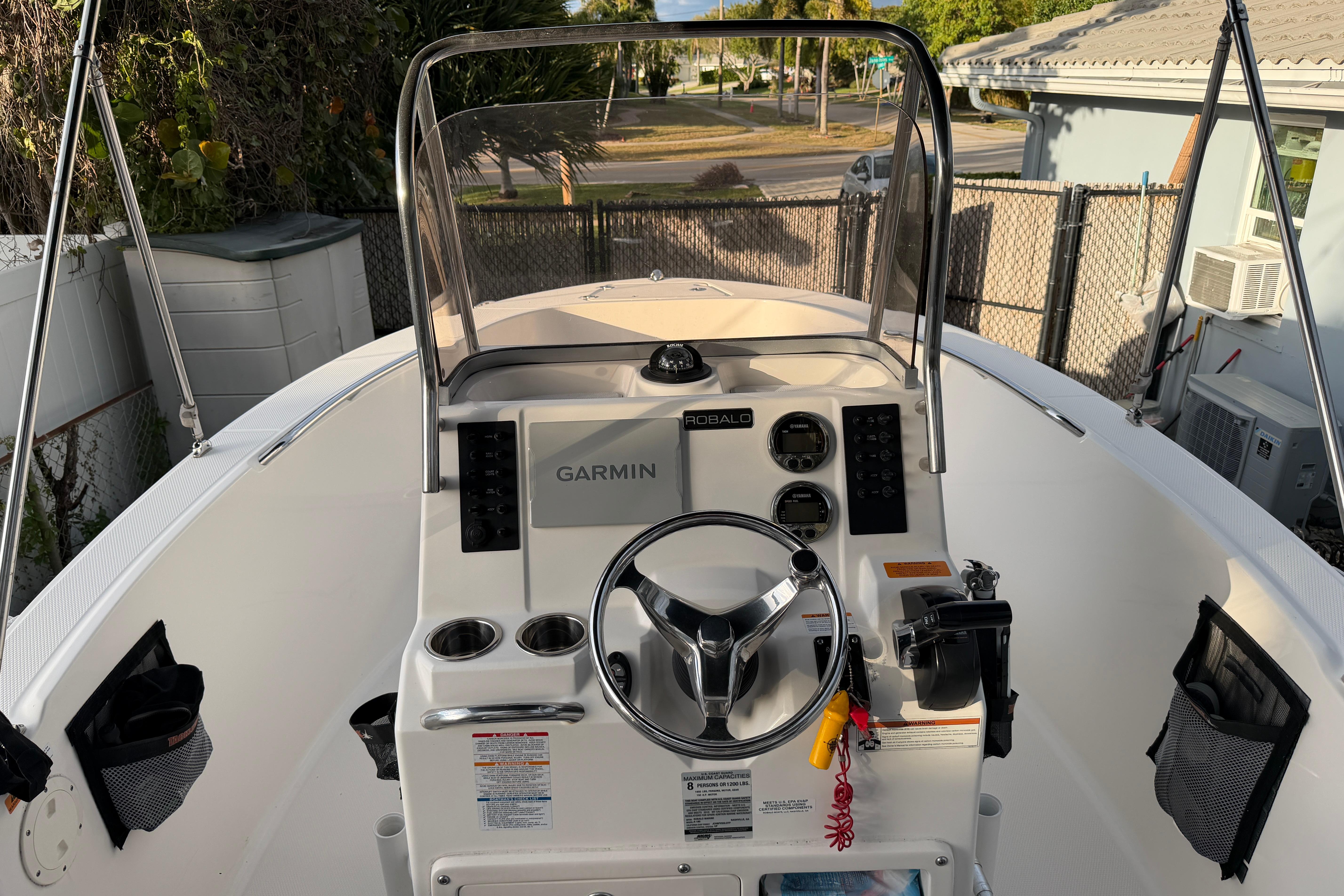 2018 Robalo R180 Center Console - Image 8