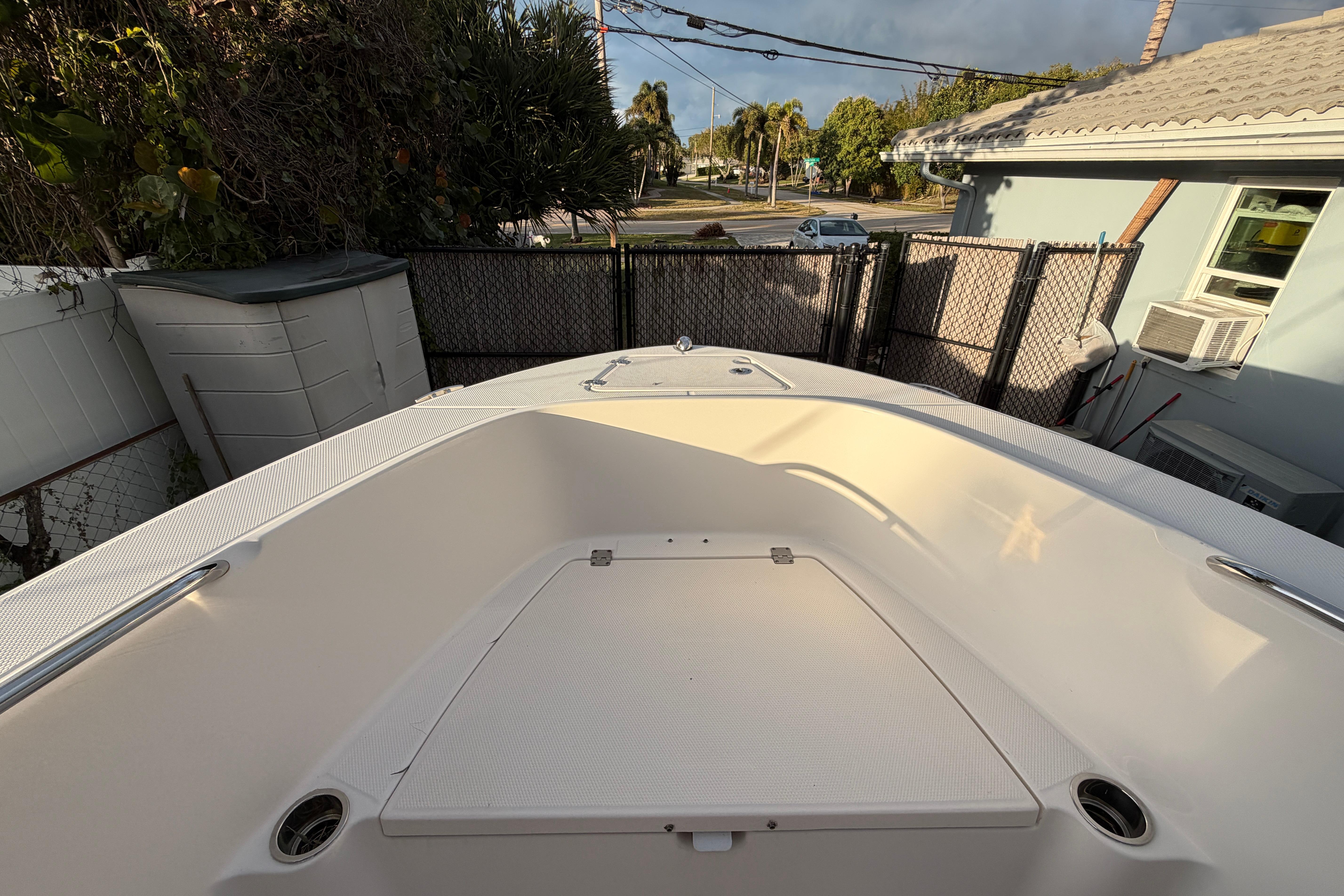 2018 Robalo R180 Center Console - Image 13