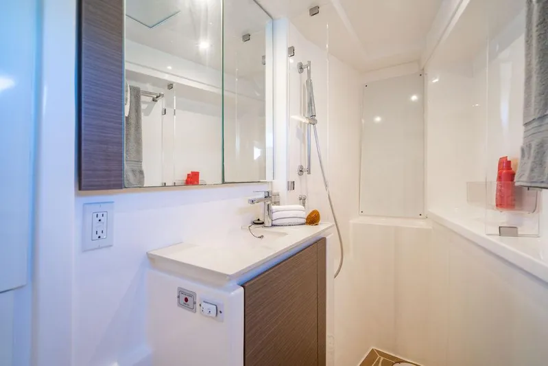 Scooby Yacht Photos Pics 