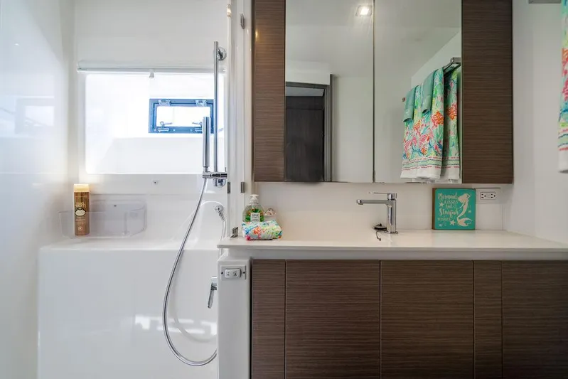 Scooby Yacht Photos Pics 