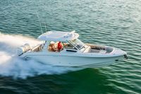 2023 Boston Whaler 350 Realm
