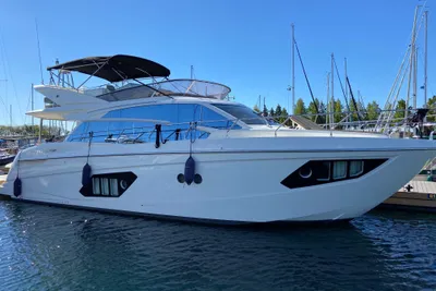 2017 Absolute 52 FLY