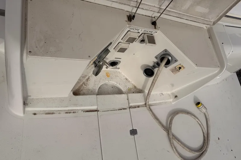  Yacht Photos Pics 2003 Carver 564 Cockpit Motor Yacht shore power connections and cables.