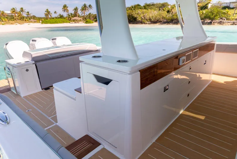  Yacht Photos Pics Manufacturer Provided Image