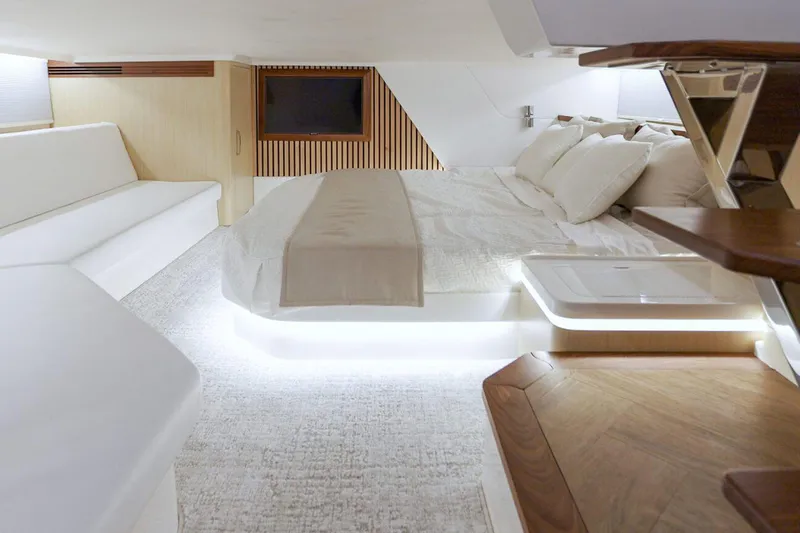  Yacht Photos Pics Manufacturer Provided Image