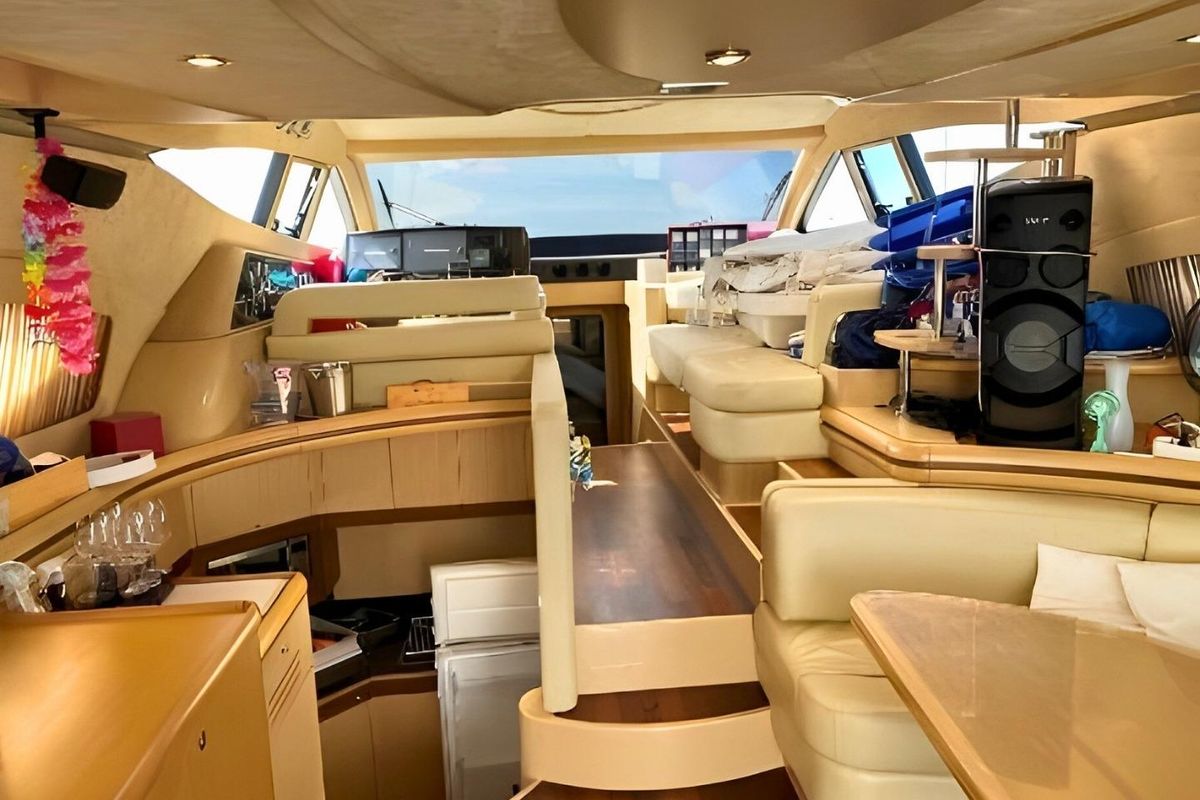 2005 Ferretti Yachts 55 