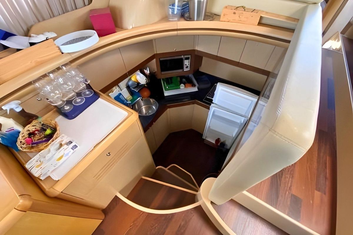 2005 Ferretti Yachts 55 