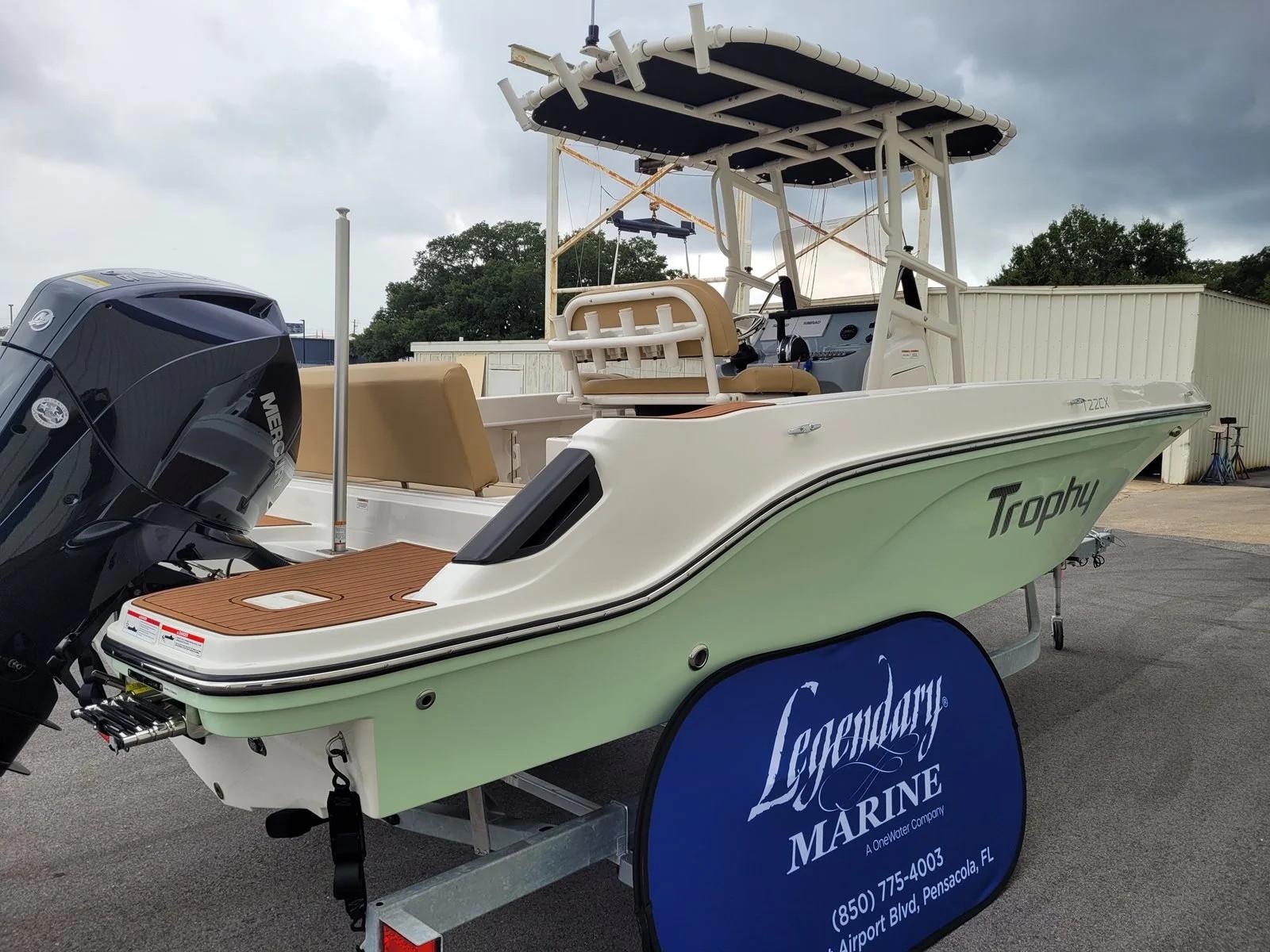 Bayliner T22CC – Explore Center Console Boat Models