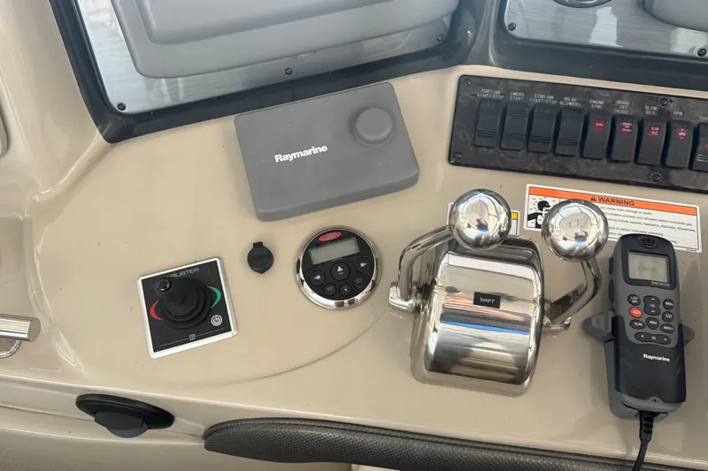  Yacht Photos Pics Control panel of a 2007 Sea Ray Sundancer 400 with Raymarine equipment.