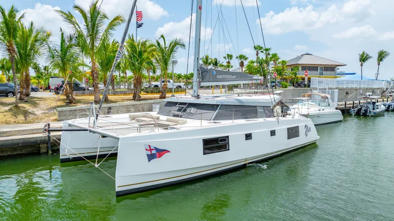 Nia Yacht Photos Pics 