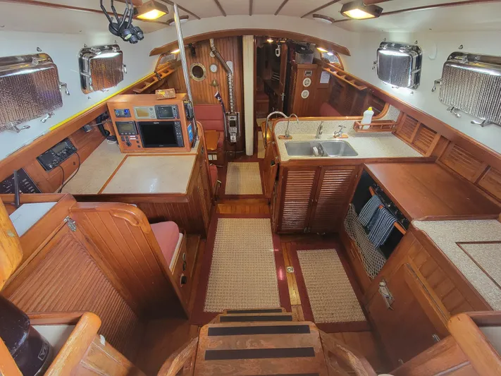 Searcher Yacht Photos Pics 