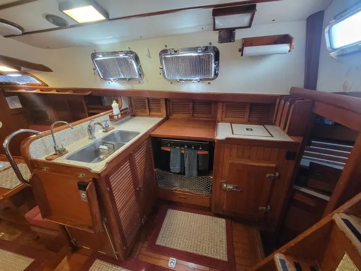Searcher Yacht Photos Pics 