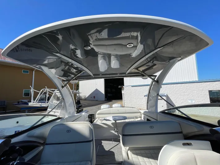  Yacht Photos Pics 2021 Cobalt 30SC Outboard boat interior with sleek design and modern features.
