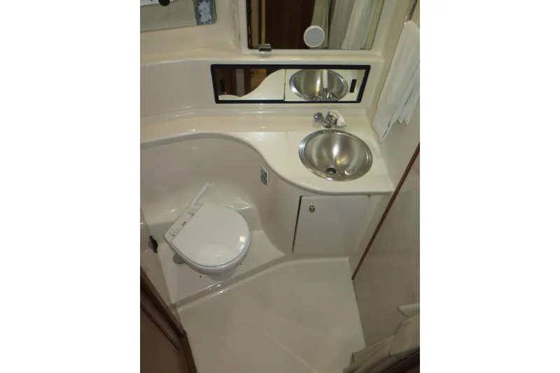 Mokikem Yacht Photos Pics Port head with ensuite entrance to second stateroom.