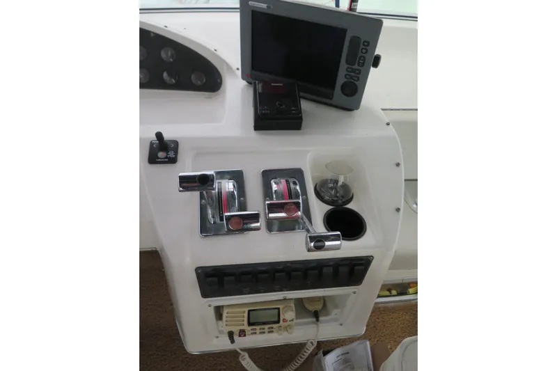 Mokikem Yacht Photos Pics 