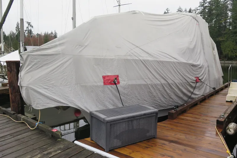 Mokikem Yacht Photos Pics Full winter cover.